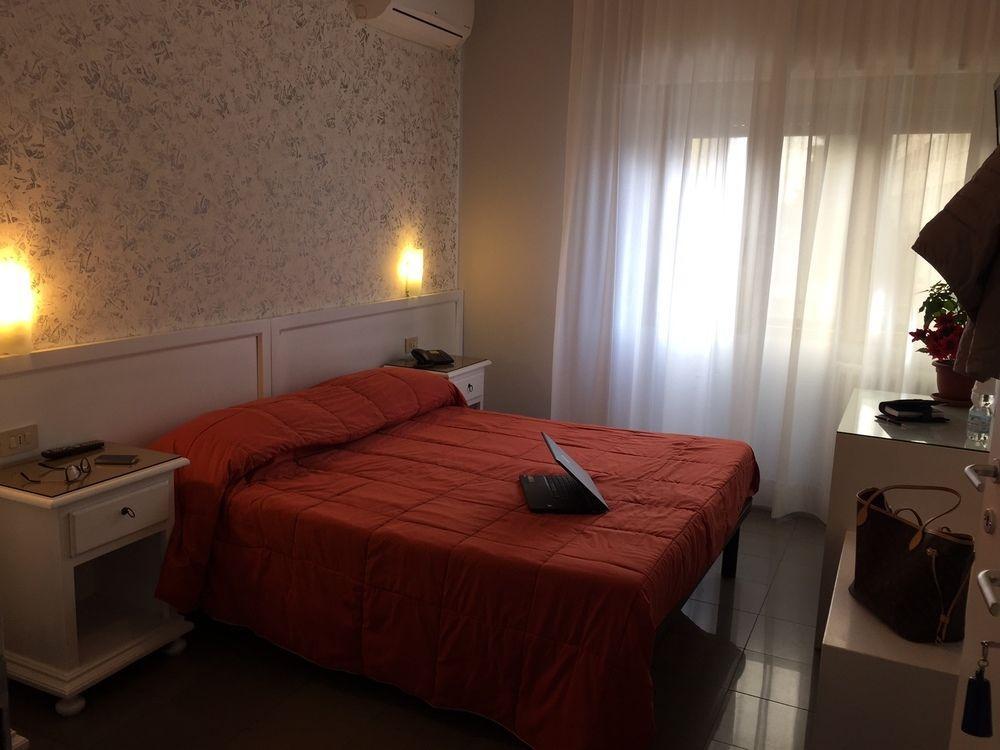 Hotel Marte Милан Экстерьер фото
